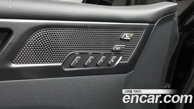 KG_Mobility_Ssangyong Rexton Rexton Arena Дизель 2.2 4WD — Фото автомобиля 13