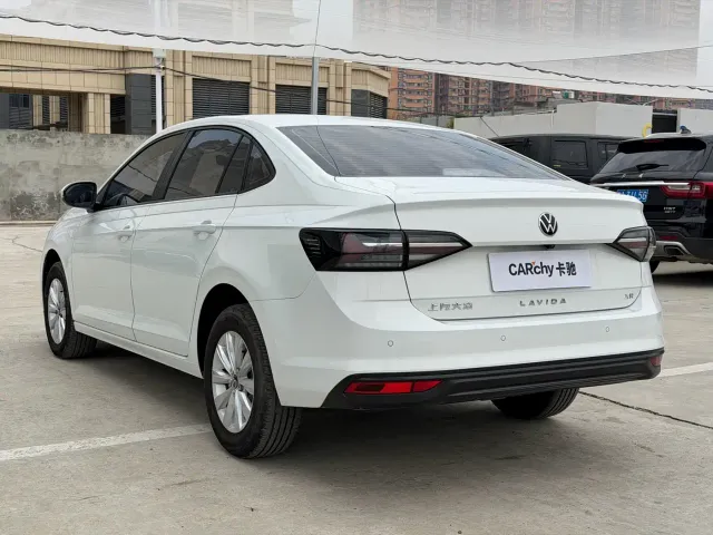 Volkswagen Lavida — Фото автомобиля 6