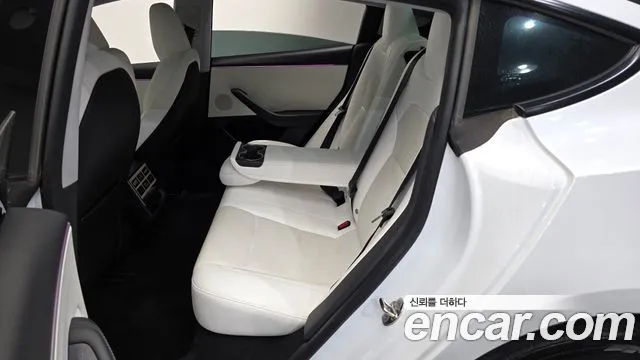 Tesla Model 3 — Фото автомобиля 11