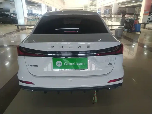 Roewe i5 — Фото автомобиля 5