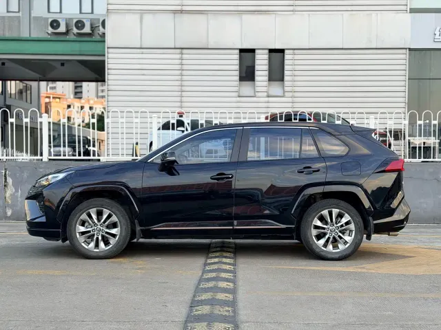 Toyota Wildlander — Фото автомобиля 4