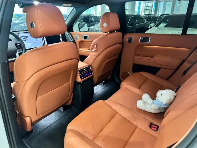 Li Auto L7 — Фото автомобиля 12