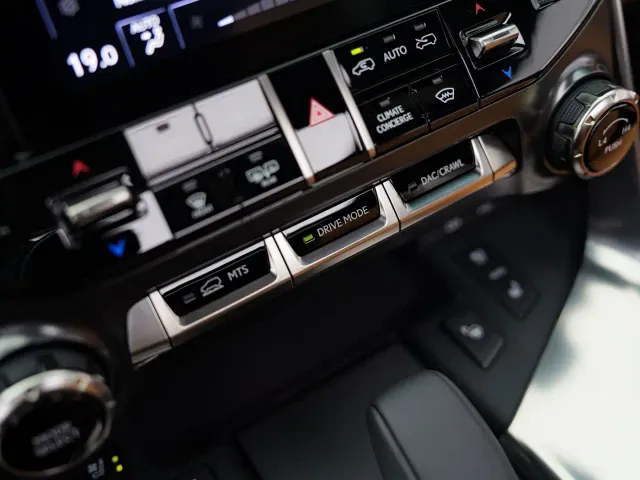 Lexus LX — Фото автомобиля 22