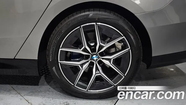 BMW 5-Series — Фото автомобиля 18