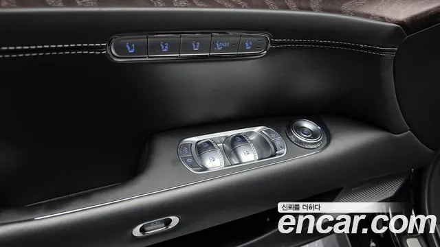 Genesis G90 Бензин 3.5 турбо AWD — Фото автомобиля 24