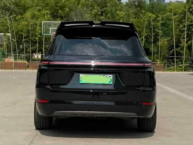 Li Auto L9 — Фото автомобиля 9