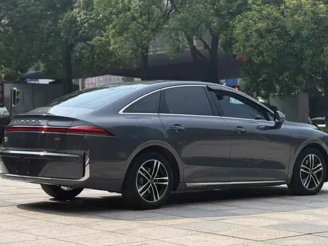 Roewe M7 DMH — Фото автомобиля 7