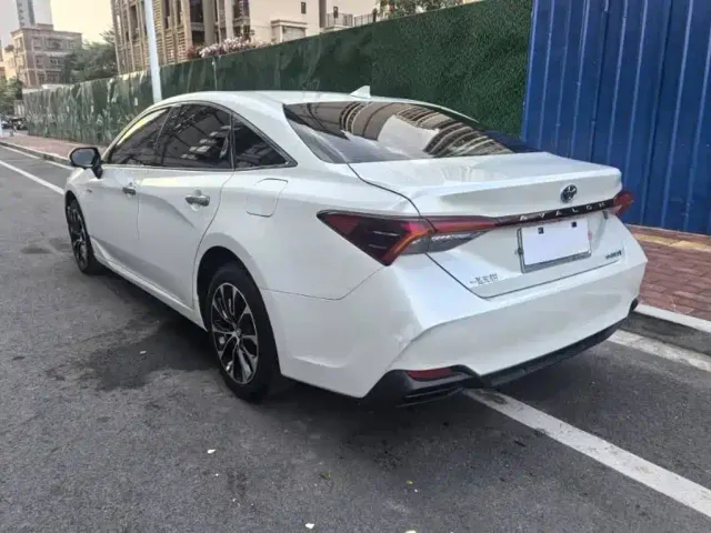 Toyota Avalon — Фото автомобиля 6