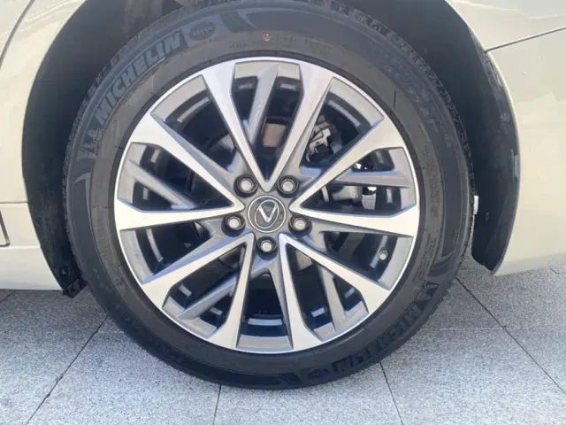 Lexus ES — Фото автомобиля 11