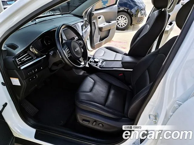 Kia Niro — Фото автомобиля 10