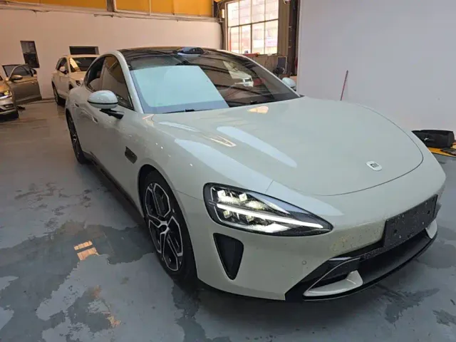 Xiaomi SU7 — Фото автомобиля 21