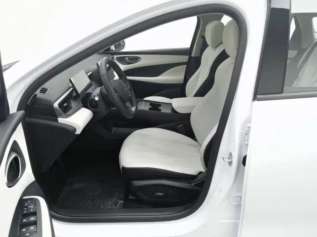 BYD Seal 05 DM-i — Фото автомобиля 10