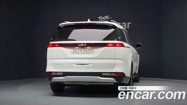 Kia Canival Carnival 4 поколение Бензин 9 мест Prestige — Фото автомобиля 4
