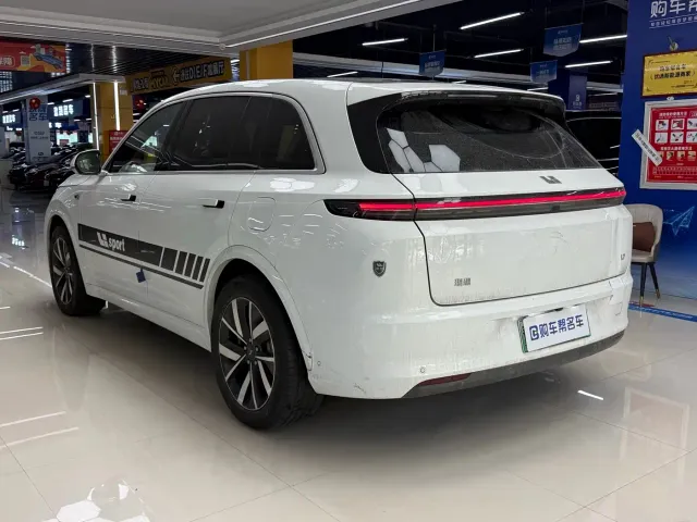 Li Auto L7 — Фото автомобиля 16