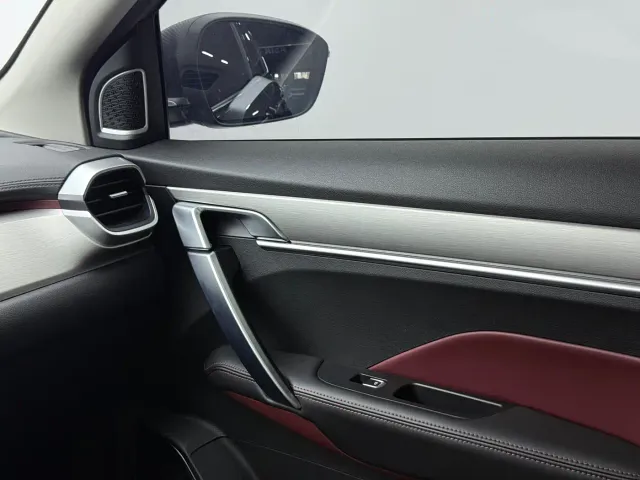 Geely Binyue — Фото автомобиля 9