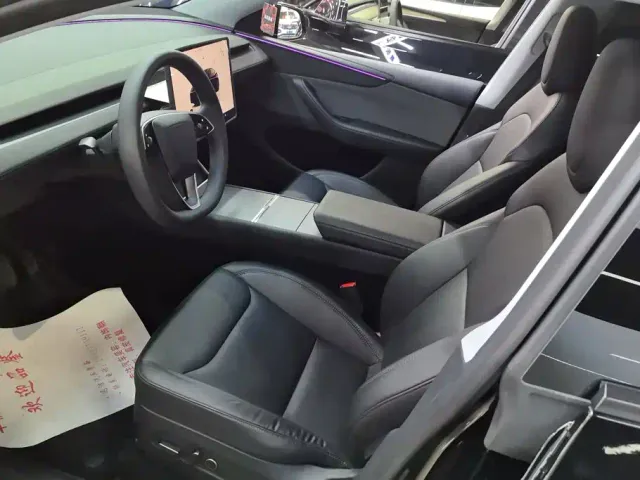 Tesla Model Y — Фото автомобиля 9