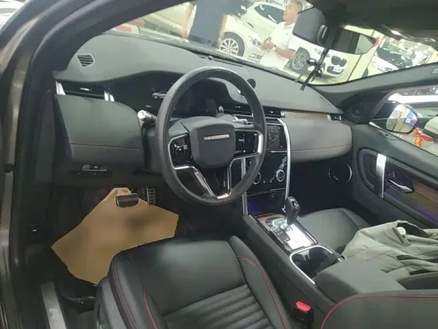 Land Rover Discovery Sport — Фото автомобиля 9