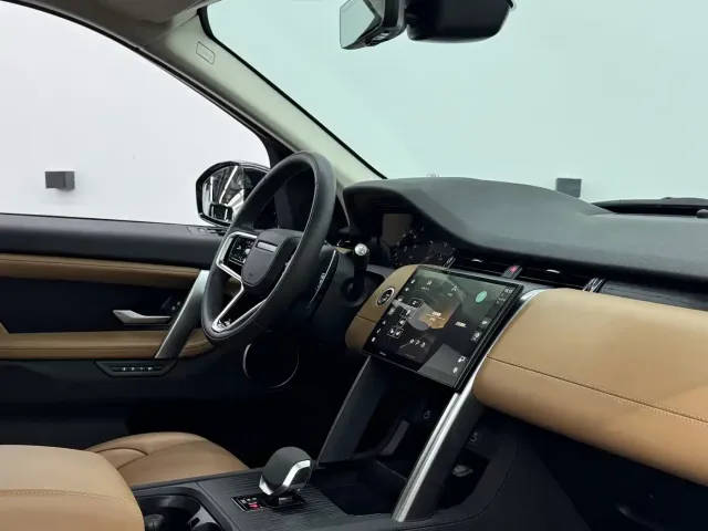 Land Rover Discovery Sport — Фото автомобиля 11