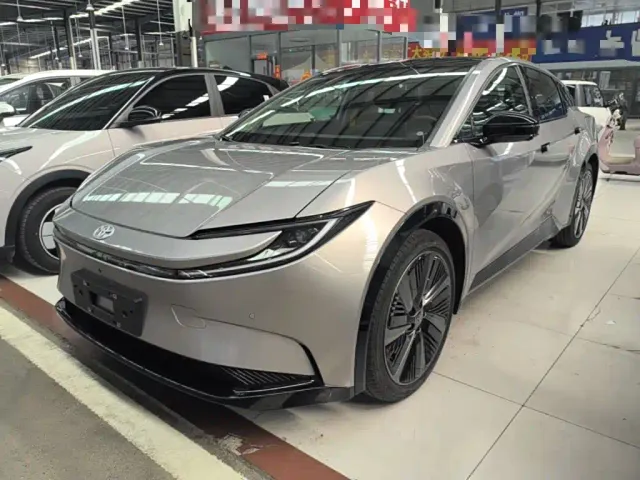 Фотография автомобиля — Toyota bZ5
