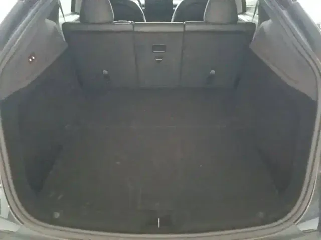 Tesla Model Y — Фото автомобиля 18