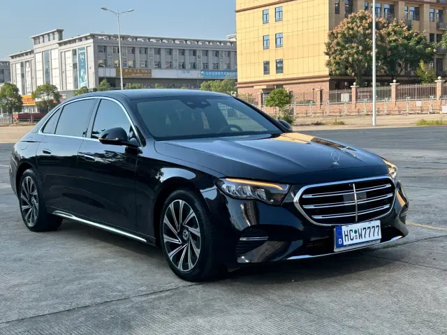 Mercedes-Benz E-Class — Фото автомобиля 4