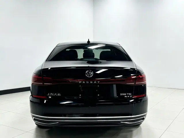 Volkswagen Passat — Фото автомобиля 5