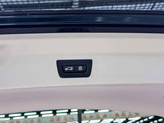 BMW iX3 — Фото автомобиля 21