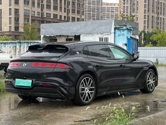 Denza Z9GT — Фото автомобиля 4
