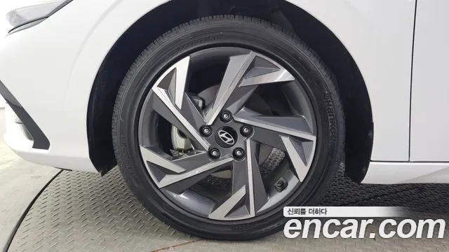 Hyundai Avante CN7 — Фото автомобиля 5