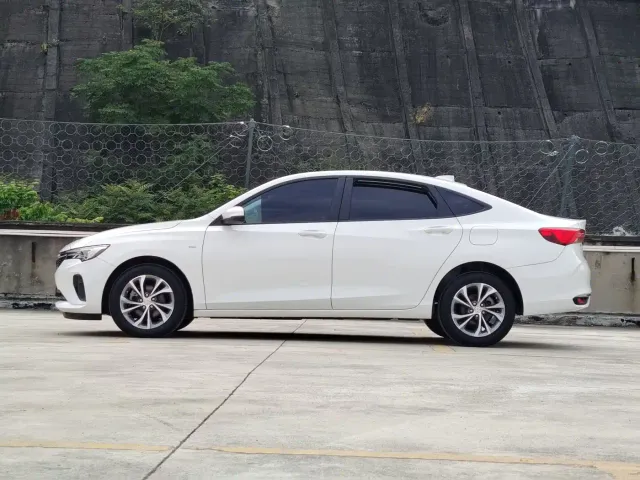 Buick Verano — Фото автомобиля 5
