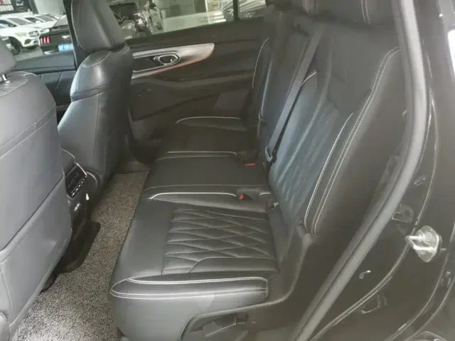 GAC Trumpchi GS8 — Фото автомобиля 16