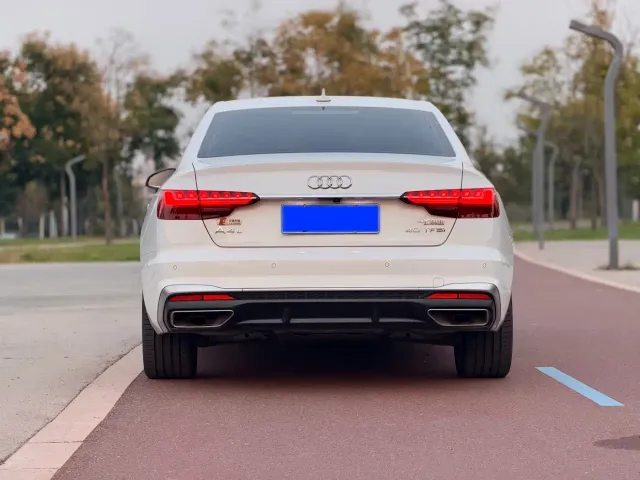 Audi A4L — Фото автомобиля 5