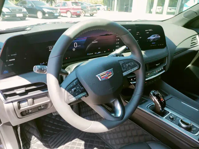 Cadillac CT5 — Фото автомобиля 16