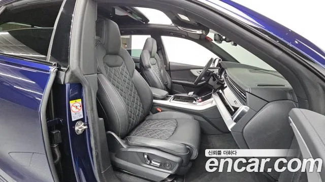 Audi Q8 55 TFSI quattro Premium — Фото автомобиля 11