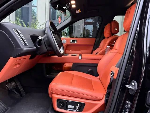 Li Auto L8 — Фото автомобиля 3