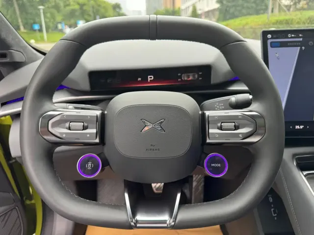 Xpeng P7 — Фото автомобиля 25