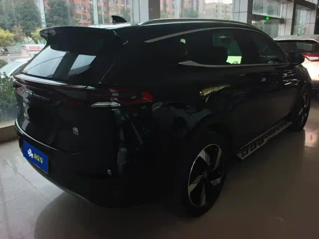 BYD Tang — Фото автомобиля 3