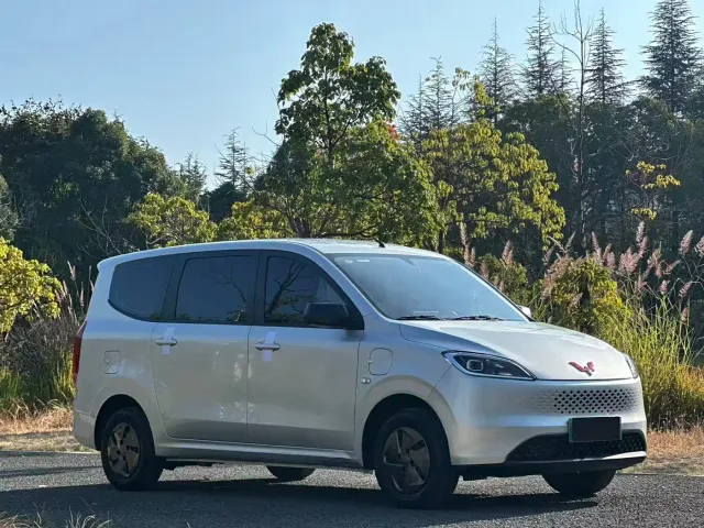 Wuling Hongguang — Фото автомобиля 3