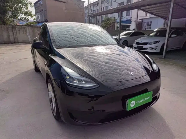 Tesla Model Y — Фото автомобиля 3