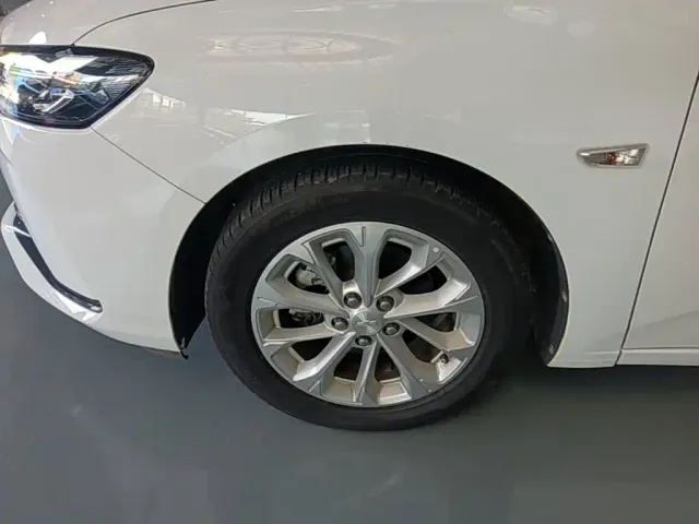 Chevrolet Monza — Фото автомобиля 22