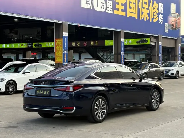 Lexus ES — Фото автомобиля 19