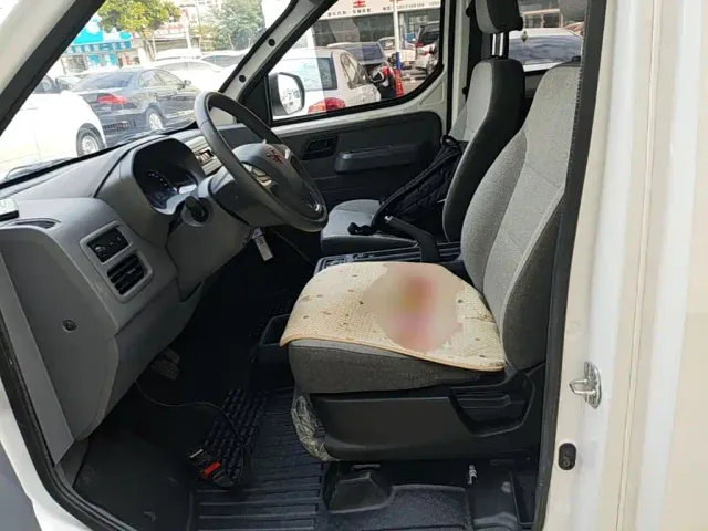 Wuling Yangguang — Фото автомобиля 14