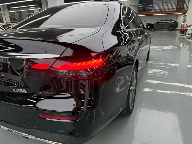 Mercedes-Benz E-Class — Фото автомобиля 27