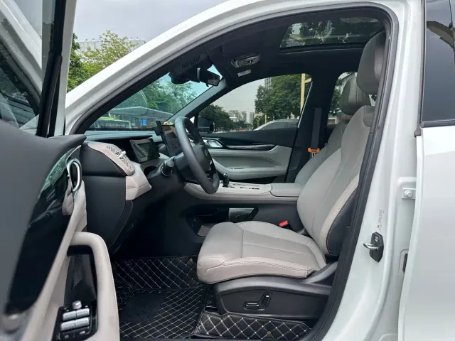 Geely Boyue L — Фото автомобиля 7