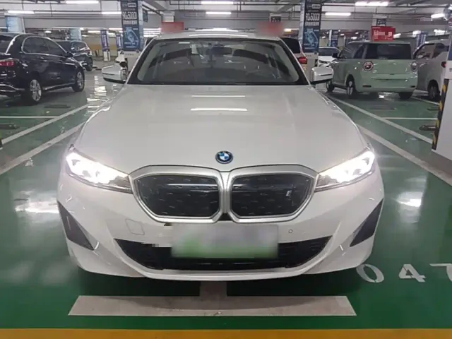 BMW i3 — Фото автомобиля 2