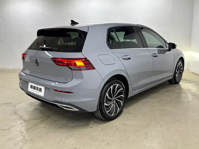 Volkswagen Golf — Фото автомобиля 4