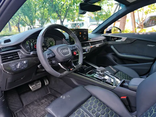 Audi RS 4 — Фото автомобиля 6