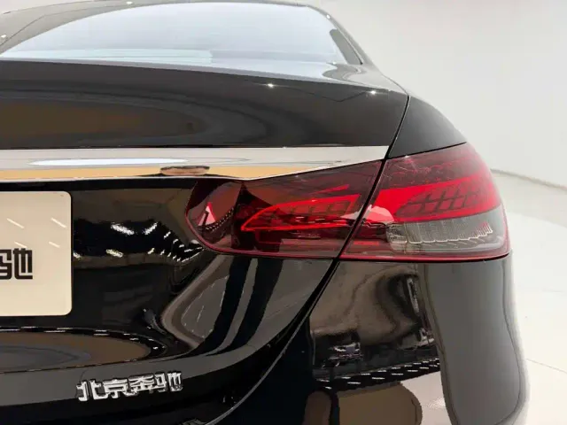 Mercedes-Benz E-Class — Фото автомобиля 10