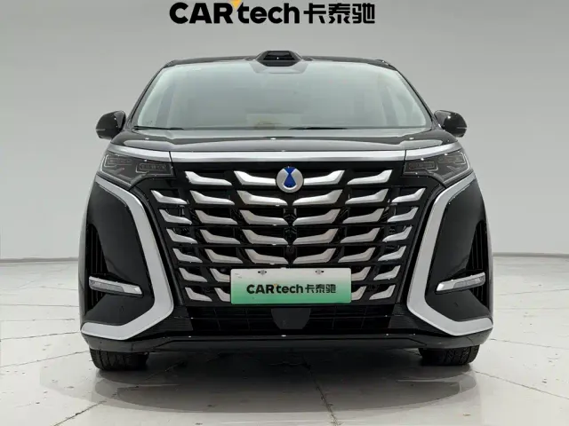Denza Denza D9 2025 Model DM-i Smart Drive Edition 1020 AWD Flagship — Фото автомобиля 3