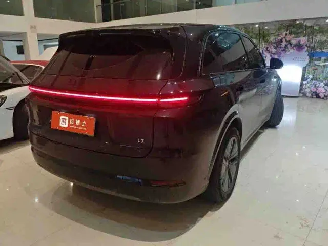 Li Auto L7 — Фото автомобиля 2